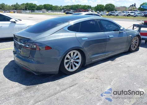2013 Tesla Model S Performance из США, поврежденный, VIN 5YJSA1DP9DFP06121